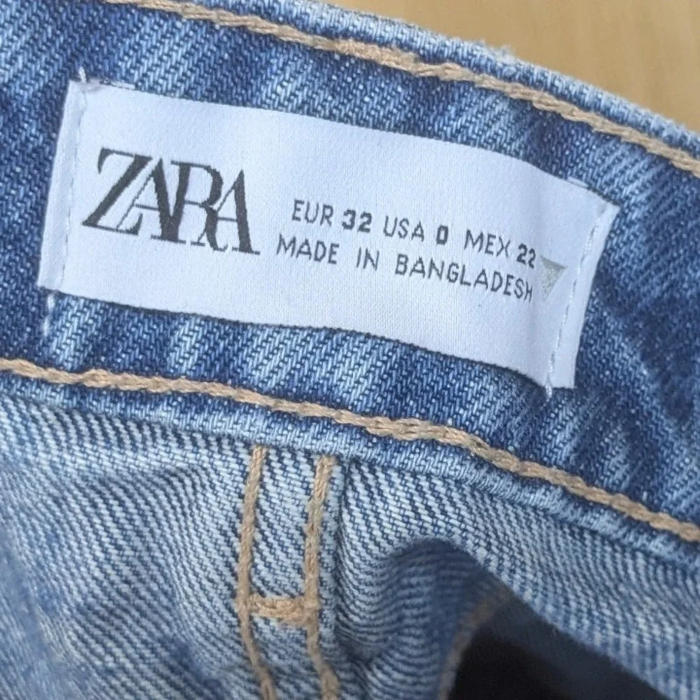 ZARA Blue Denim Distressed Cut Off Shorts Button Fly Raw Hem High Rise Women's 0